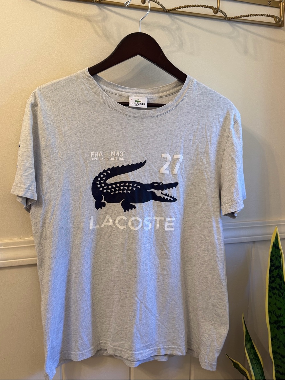 Lacoste Men’s Gray Crocodile Graphic T-Shirt regular fit